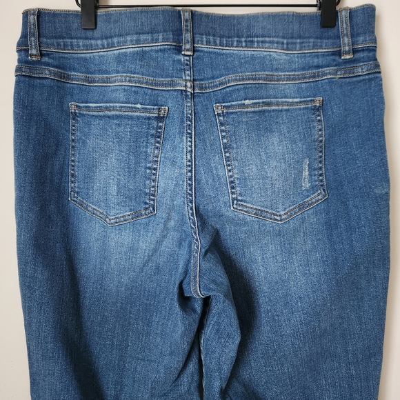 SPANXshape™ | EveryWear High Rise Pull On Straight Leg Jeans - Size XL - Picture 6 of 9